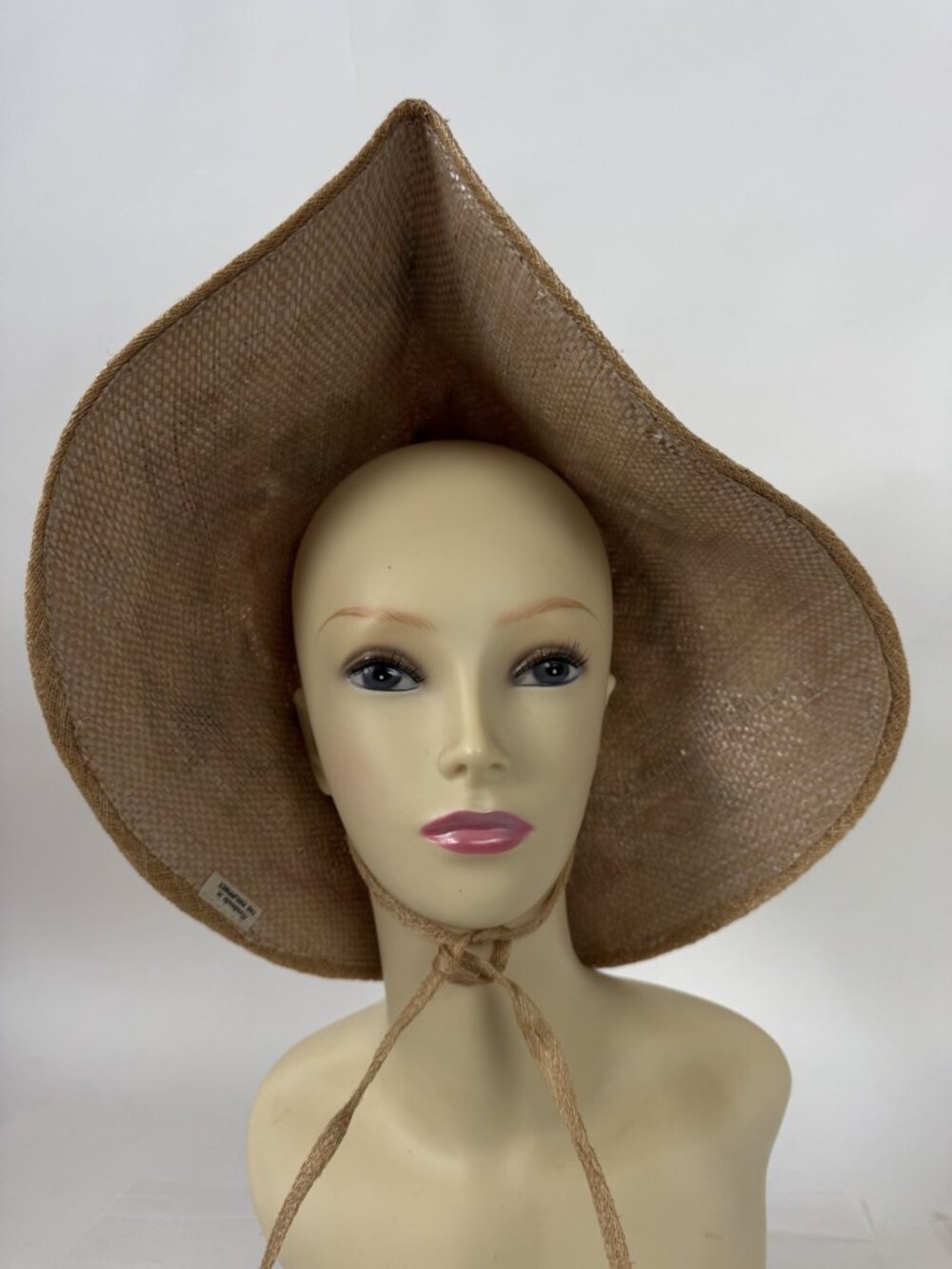Handmade Raffia Straw Hat With Embroidered Floral Design & Chin Tie Vintage Phil - Picture 12 of 16